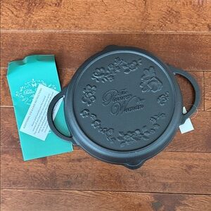 New The Pioneer Woman Cast Iron pan